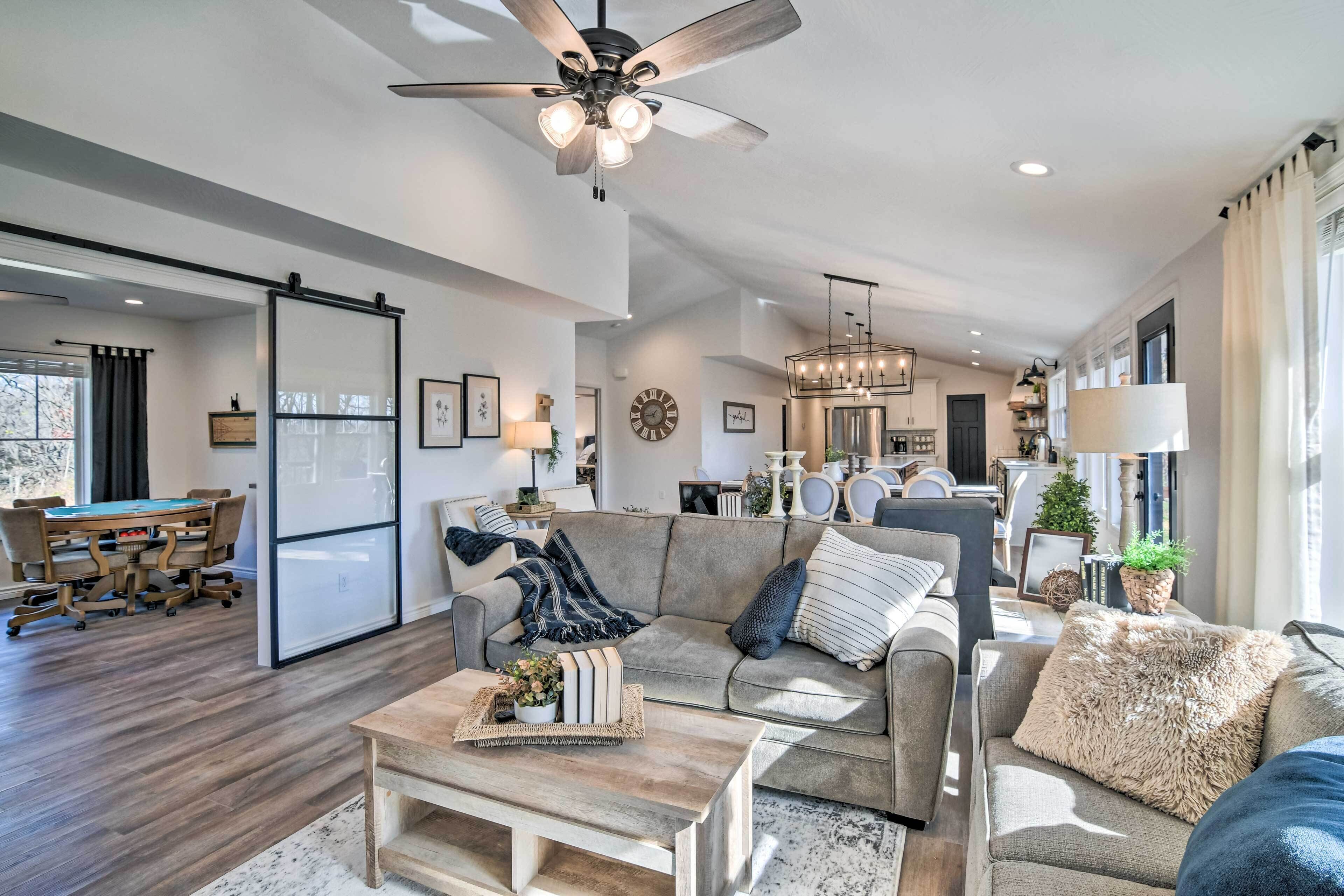 'the Retreat on Reno' Home w/ Hot Tub + Deck!