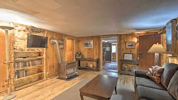 House (2 Bedrooms) | Front of property