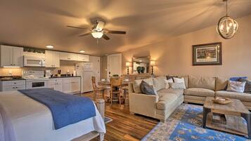 Apartment (0 Bedroom) | Interior