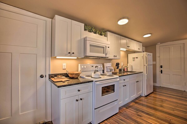 Interior - Chic Main Street Retreat < 7 Mi to KY Horse Park! (Georgetown)