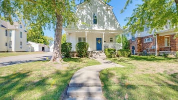 House (5 Bedrooms) | Front of property