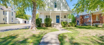 Walk to Dtwn Warrensburg: Cozy Family Home!