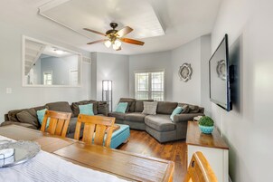 House (5 Bedrooms) | Interior