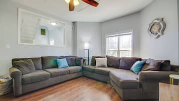House (5 Bedrooms) | Interior