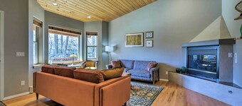 Cozy Carbondale Escape w/ Deck & Grill!