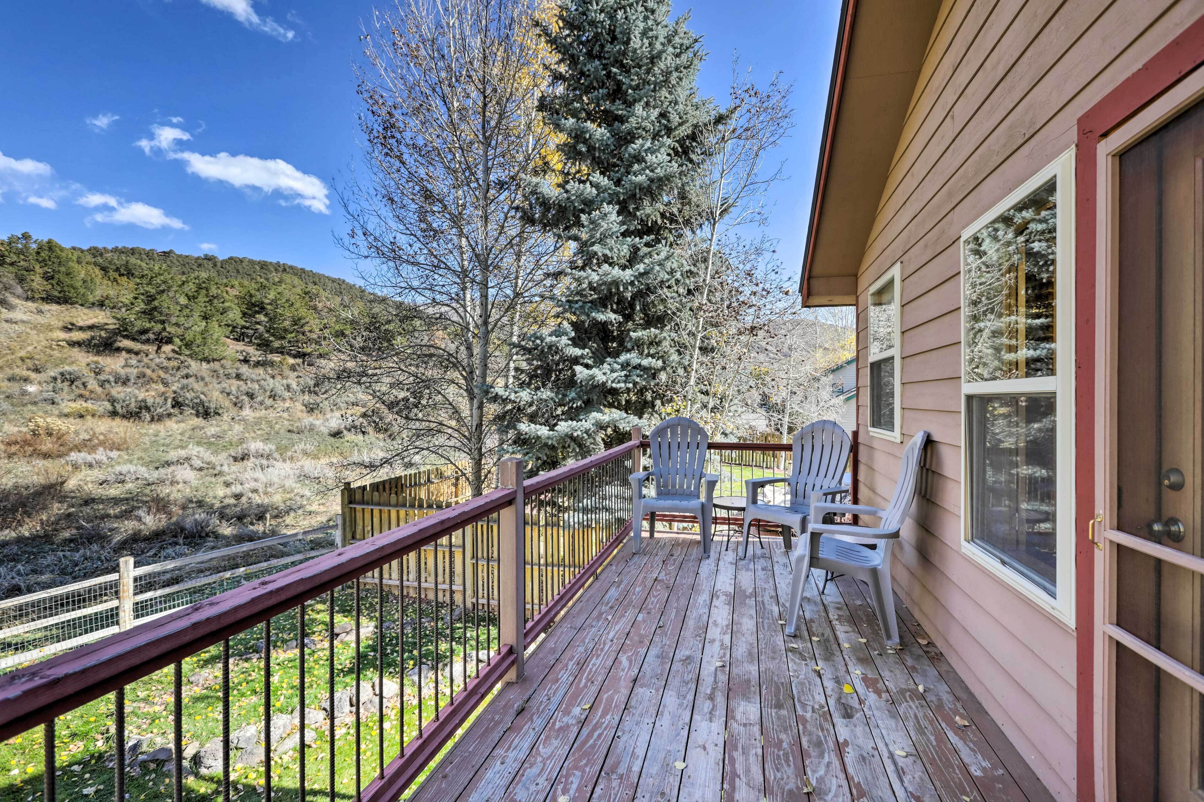 Cozy Carbondale Escape w/ Deck & Grill!