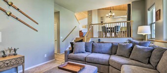 Cozy Carbondale Escape w/ Deck & Grill!
