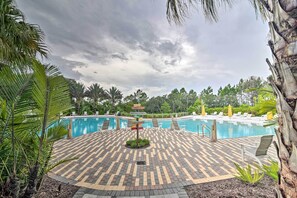 Indoor pool, outdoor pool - Eclectic Davenport Townhome With Private Pool! (Davenport)