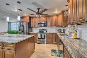 電子レンジ、オーブン、コンロ、食器洗い機