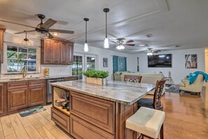 Interior - Pet-friendly Largo Home w/ Pool! (Largo)