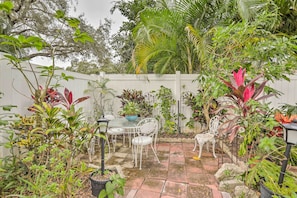 Outdoor dining - Pet-friendly Largo Home w/ Pool! (Largo)