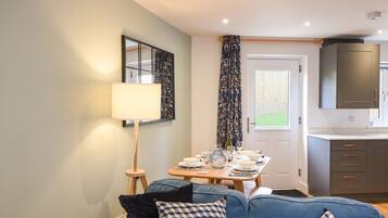 2 bedrooms, individually decorated, individually furnished, free WiFi