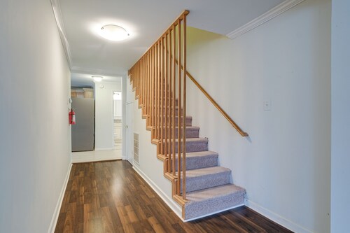 Spacious Triangle Townhome - Near Hiking & Golf!