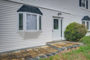 Apartment (4 Bedrooms) | Interior - Spacious Triangle Townhome - Near Hiking & Golf! (Triangle)