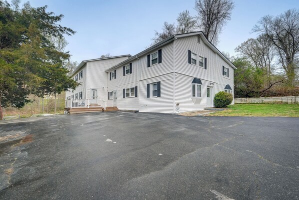 Apartment (4 Bedrooms) | Front of property