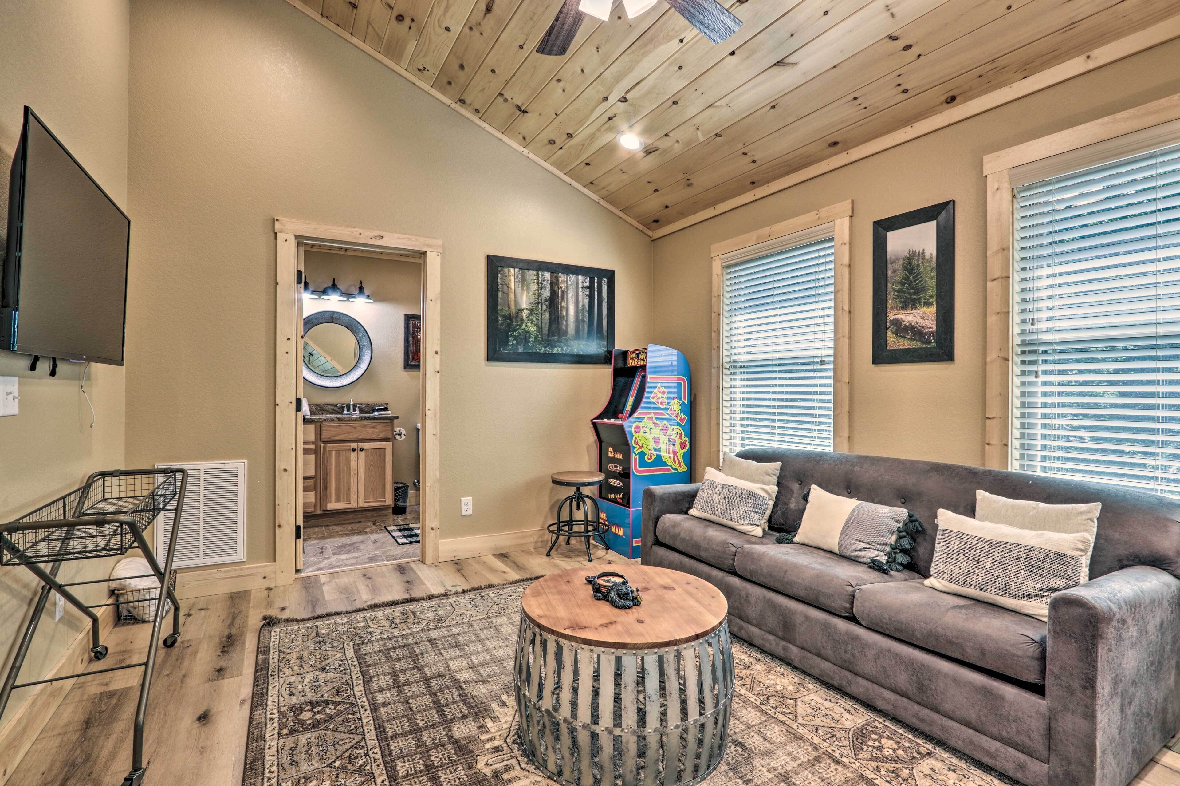 House (2 Bedrooms) | Interior