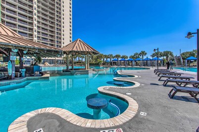 Resort Amenities: Chic North Myrtle Beach Condo!