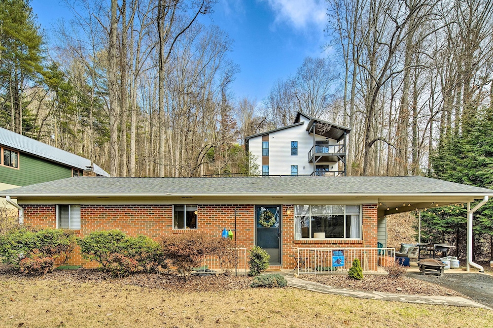 Asheville Area Bungalow Near Biltmore Estate