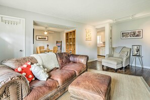 Interior - Arden Bungalow w/ Fire Pit: Near Lake Julian Park (Arden)