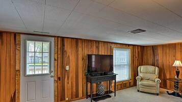 Cottage (2 Bedrooms) | Interior