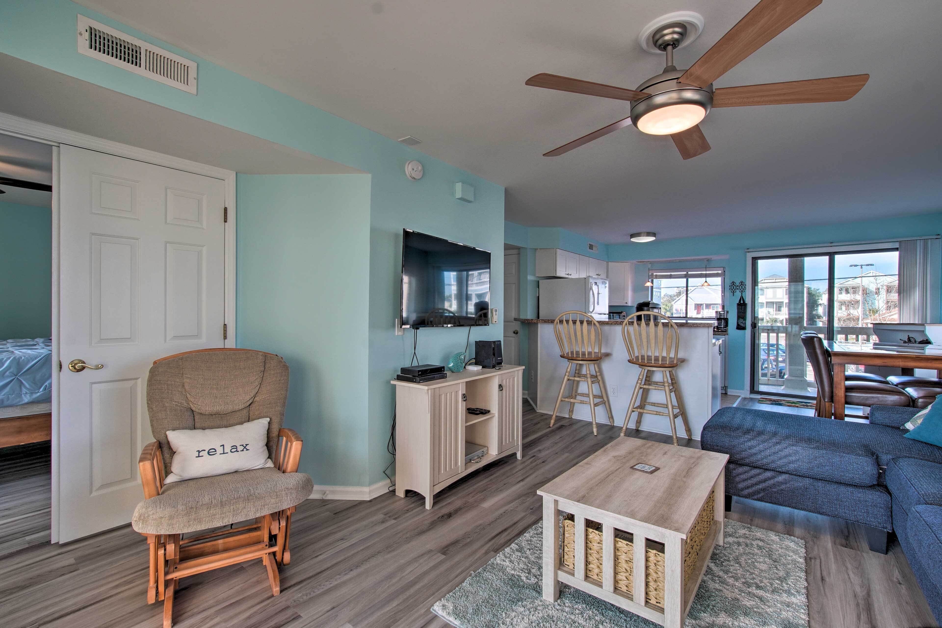 Ocean-view Condo w/ Deck, Steps to Carolina Beach!