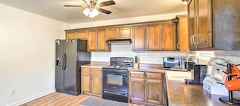 Charming Springfield Escape w/ Furnished Deck