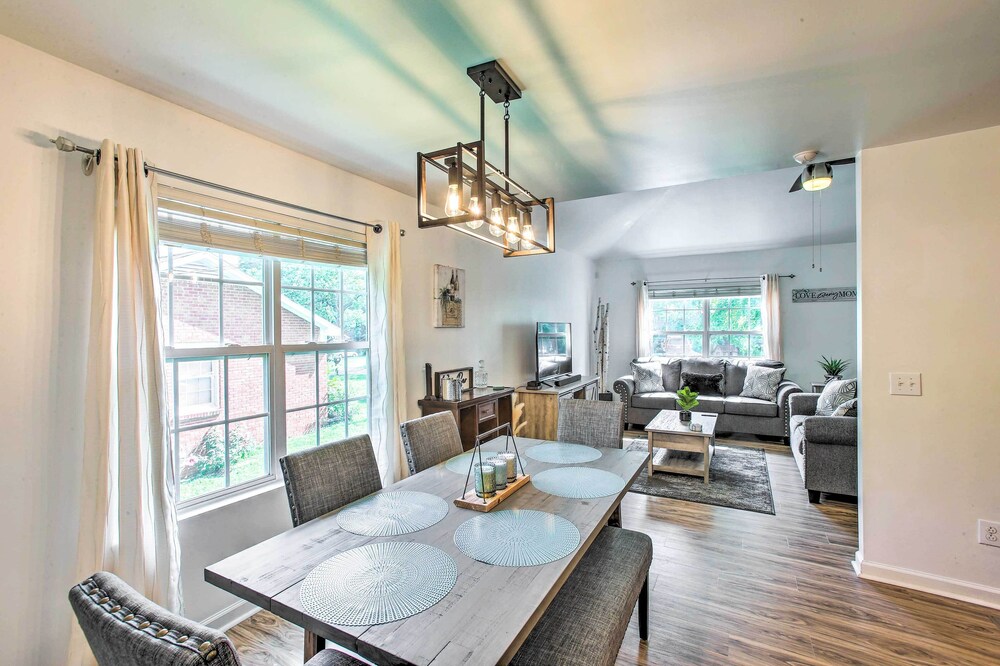 Charming Springfield Escape w/ Furnished Deck