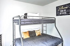 House (3 Bedrooms) | Interior - Charming Springfield Escape w/ Furnished Deck (Springfield)