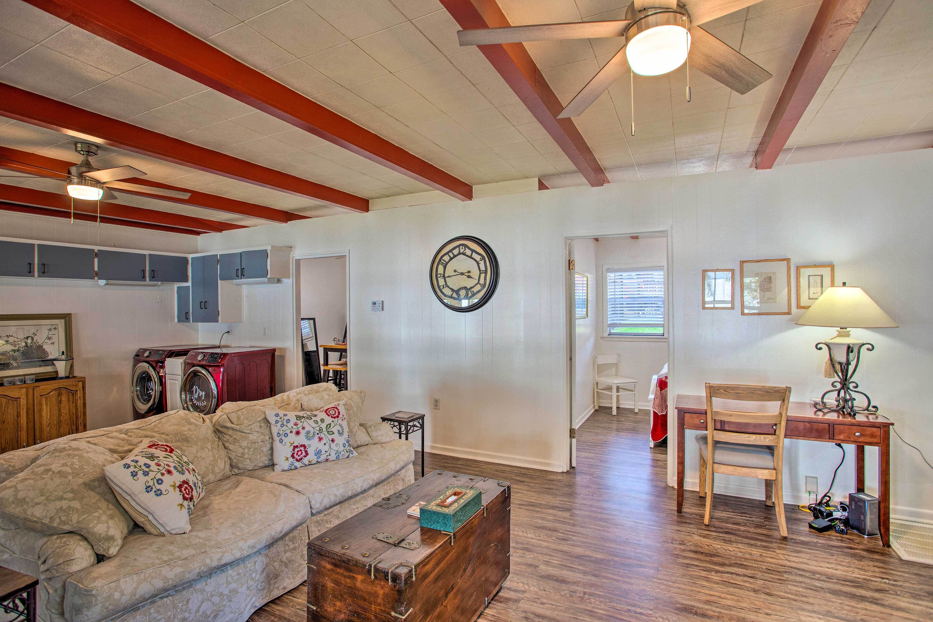 Cozy Cottage on Lake O The Pines w/ Lake Views!