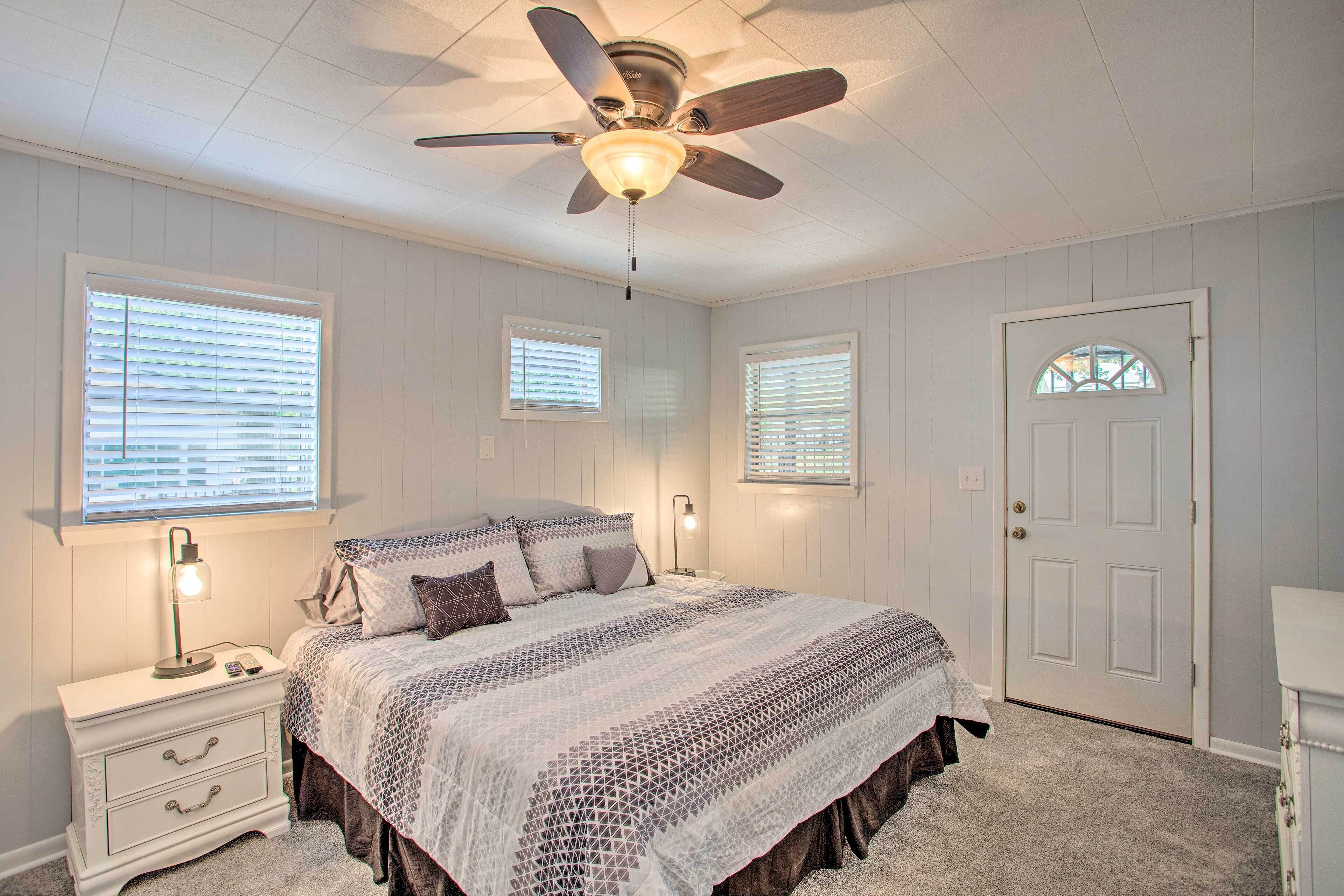 House (2 Bedrooms) | 2 bedrooms, bed sheets