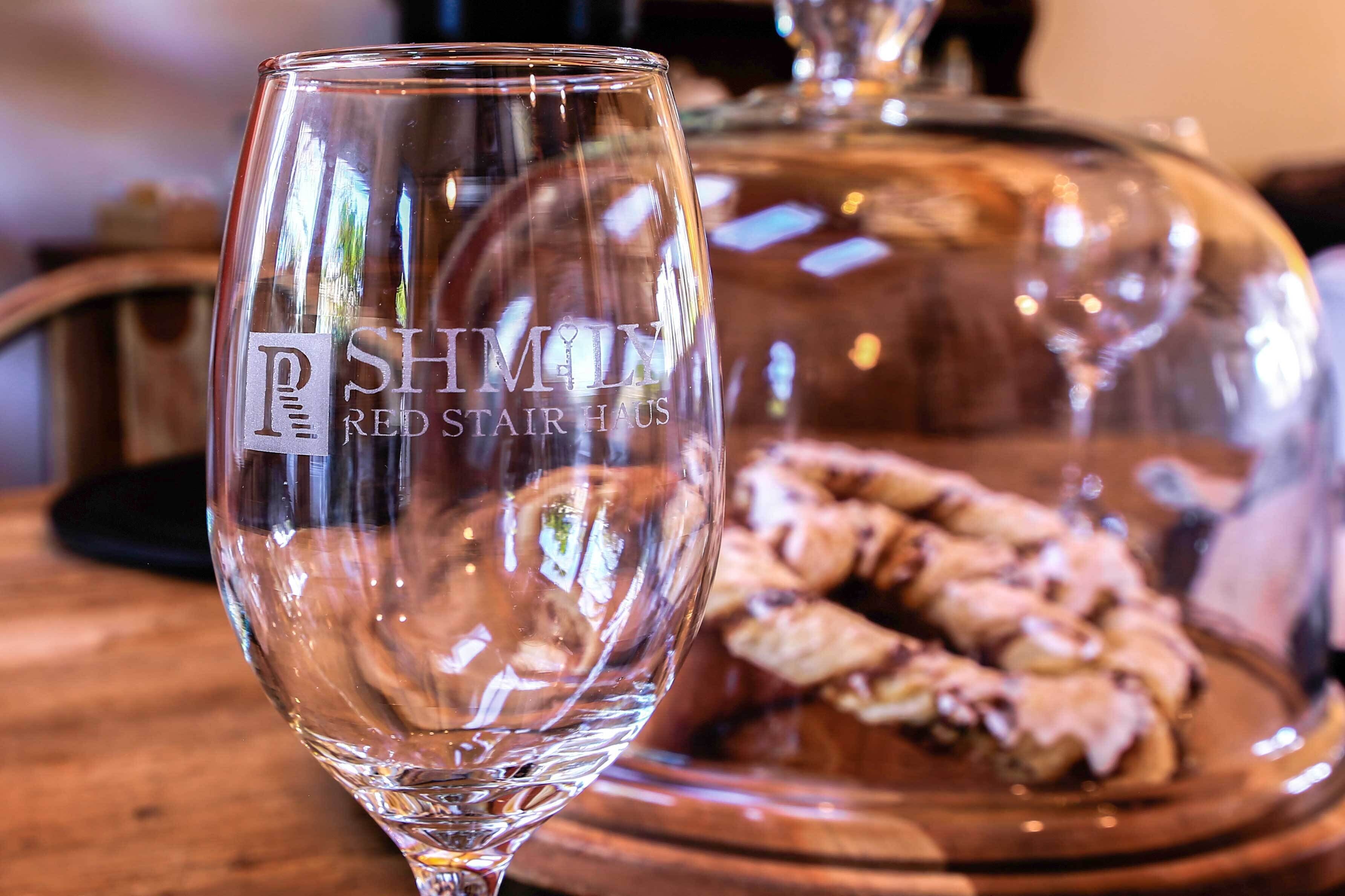 Red Stair Haus 4 Suite Haven Near Main Street!