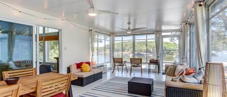 House (2 Bedrooms) | Interior