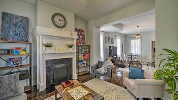 House (5 Bedrooms) | Interior