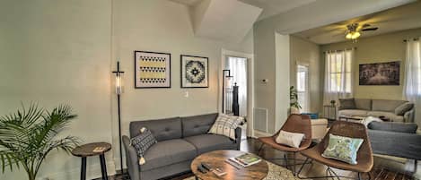 House (5 Bedrooms) | Interior