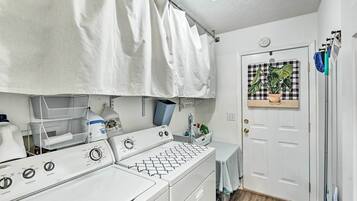 Casa (3 Bedrooms) | Interior