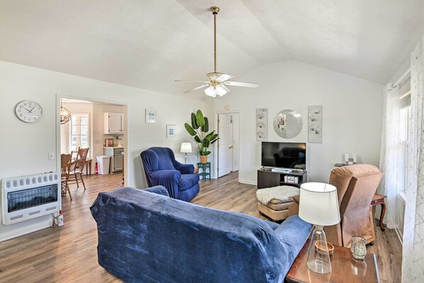 House (3 Bedrooms) | Interior