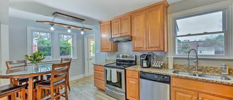 House (3 Bedrooms) | Interior