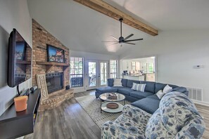 House (3 Bedrooms) | Living area | TV, fireplace - Luxe Lakehouse w/ Sunset Views on Lake Palestine! (Flint)