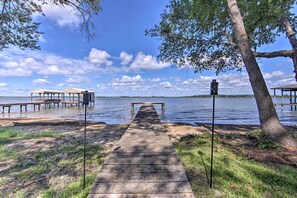 Interior - Luxe Lakehouse w/ Sunset Views on Lake Palestine! (Flint)