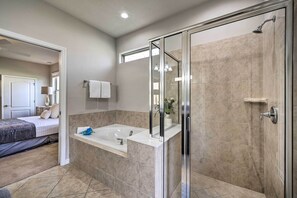 Bathroom - Kissimmee Retreat With Private Pool & Spa (Kissimmee)