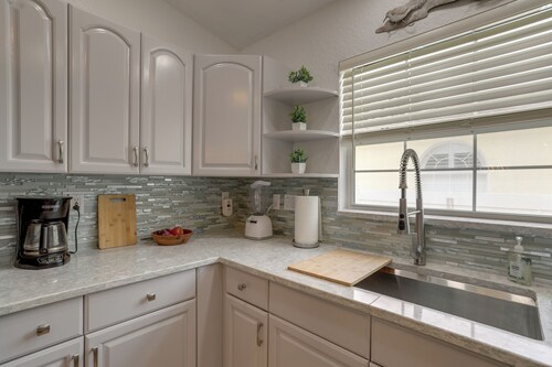 Coastal Getaway w/ Pool: 6 Mi to St Pete Beach!