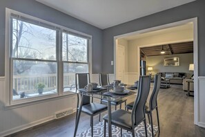 House (3 Bedrooms) | Interior - Stunning Greensboro Home w/ Deck & Pond View! (Greensboro)