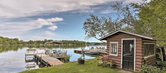 Lakefront New Auburn Apartment w/ Shared Dock