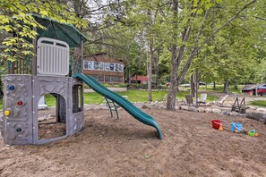 Apartment (2 Bedrooms) | Interior - Lakefront New Auburn Apartment w/ Shared Dock (New Auburn)