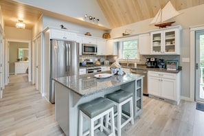 House (3 Bedrooms) | Interior - Oceanfront Prospect Harbor House w/ Deck, View (Prospect Harbor)