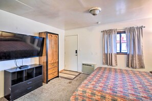 Apartment (0 Bedroom) | Interior - Loveland Vacation Rental - 1 Mile to Lake! (Loveland)