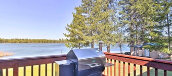 House w/ Private Deck on the Rock Creek Reservoir!