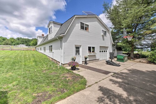 Loft Unplugged w/ Outdoor Space in Amish Country!