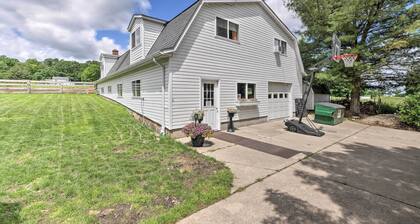 Loft Unplugged w/ Outdoor Space in Amish Country!