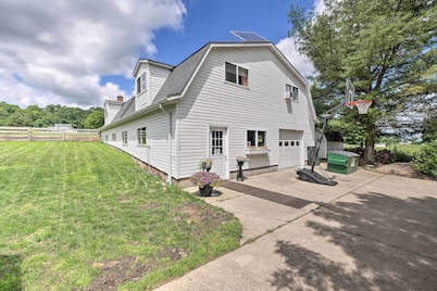 Loft Unplugged w/ Outdoor Space in Amish Country!